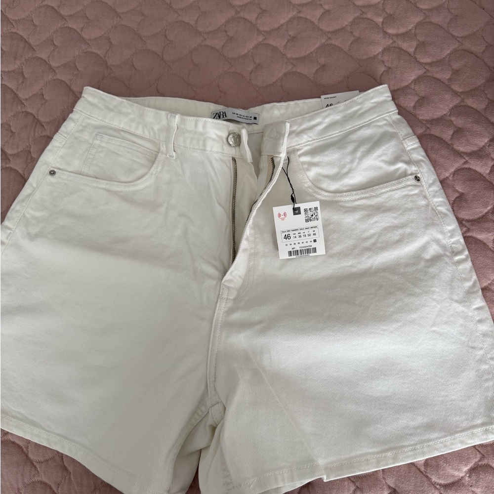 Women s White Shorts